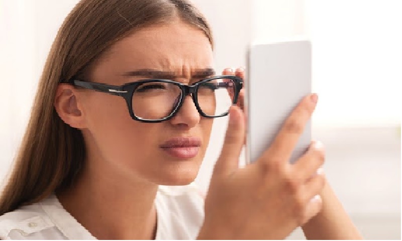 Người thường xuyên tiếp xúc với ánh sáng xanh của máy tính, điện thoại nên sử dụng viên uống bổ mắt hàng đầu tại Mỹ