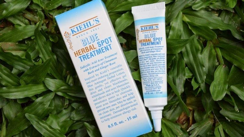 Bạn có thể dùng Kiehl’s Herbal Spot Treatment cũng có công dụng rất tốt