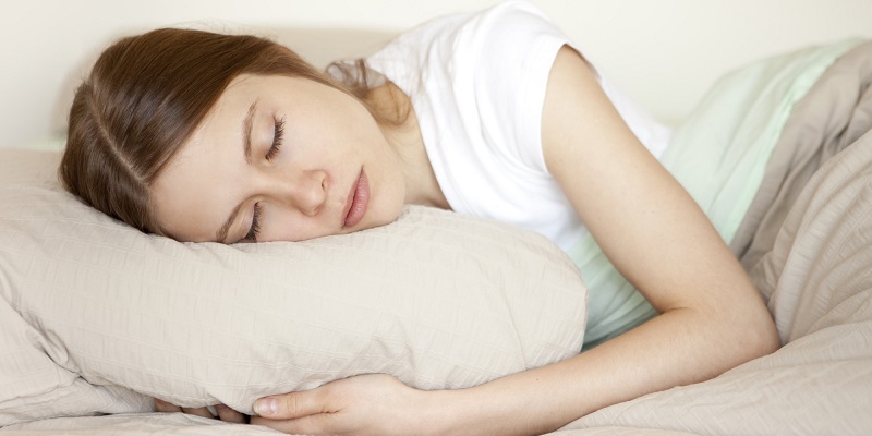 Bạn cần đi ngủ đúng giờ, tránh thức khuya dễ gây hại cho sức khỏe