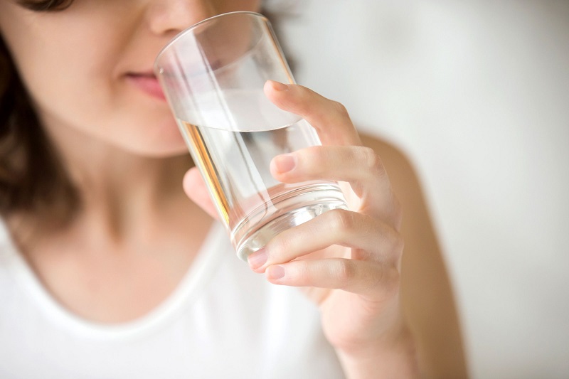Bạn cần uống nhiều nước mỗi ngày để phòng ngừa bệnh trĩ