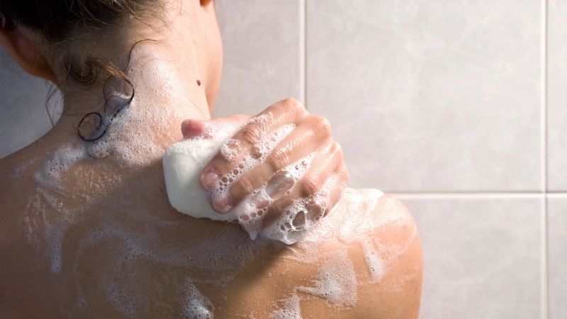 Làm sạch cơ thể mỗi ngày để đạt hiệu quả dưỡng da tốt hơn