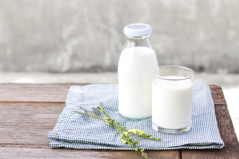 Làm trắng da bằng bơ kết hợp cùng với sữa tươi sẽ đem đến hiệu quả rõ rệt