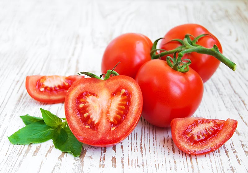 Cà chua có tương đối nhiều tác dụng nhập thực hiện đẹp mắt da
