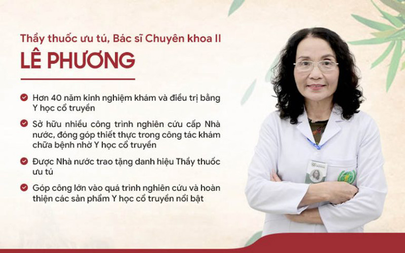 Bác sĩ Lê Phương là người tiến hành thăm khám trực tiếp cho Thảo tại Trung tâm Da liễu Đông y Việt Nam
