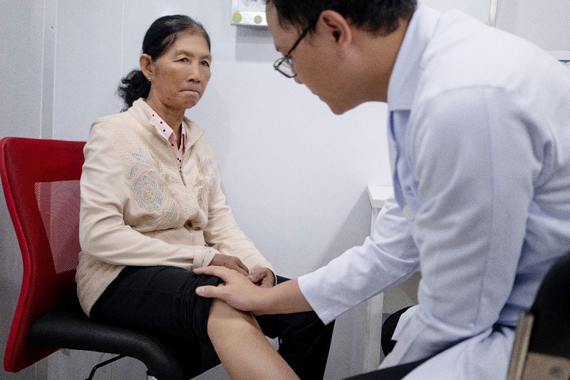 Sử dụng thuốc trị thoái hóa khớp của Nhật cẩn tham khảo ý kiến bác sĩ điều trị
