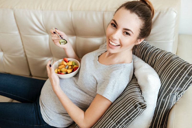 Nếu bị khó thở khi mang thai tháng thứ 8 cần ăn uống đầy đủ