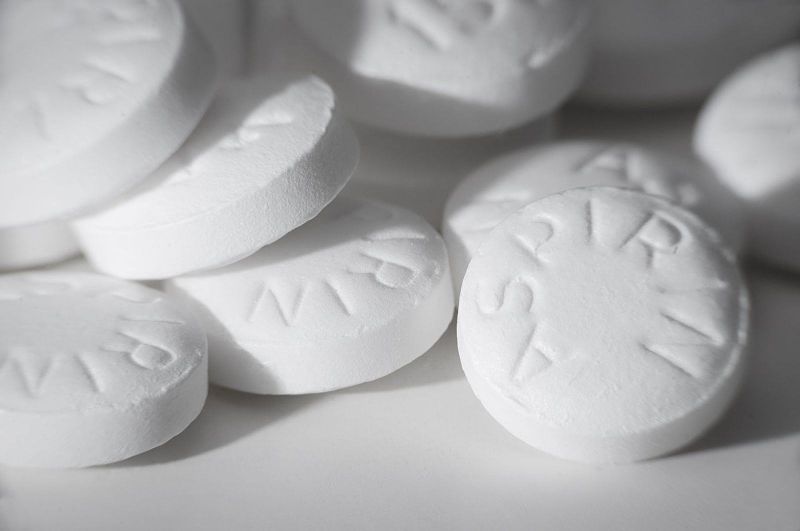 Aspirin có công dụng giúp giảm viêm, ngừa mụn