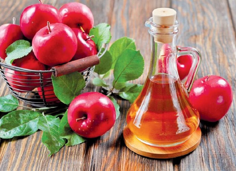 Các thành phần axit có trong giấm táo giúp làm tan máu bầm hiệu quả