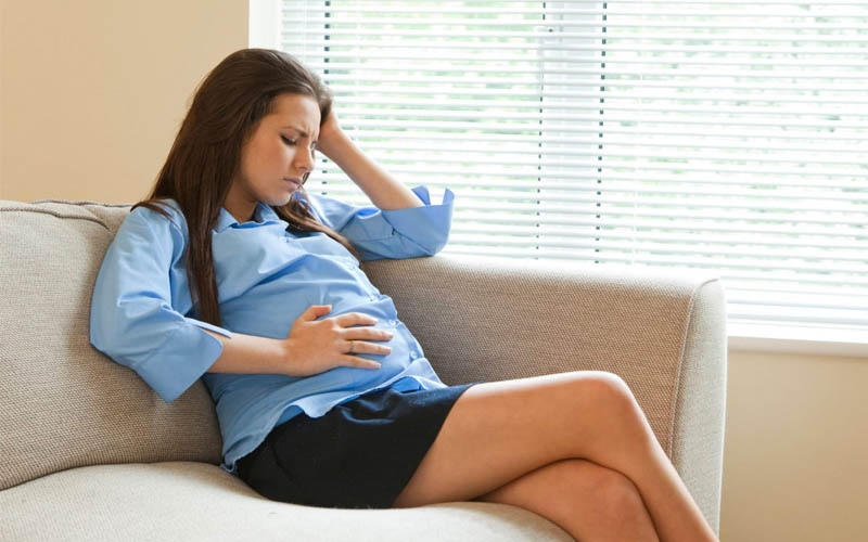 Khó thở là hiện tượng thường gặp ở các mẹ bầu do những thay đổi trong cơ thể