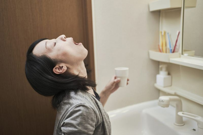 Lưu ý vệ sinh họng và khoang miệng trong quá trình điều trị để nhanh chóng đẩy lùi bệnh