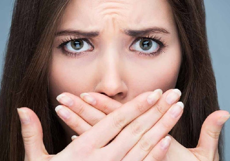Cần duy trì thói quen sinh hoạt điều độ để làm trắng răng và loại bỏ mùi hôi