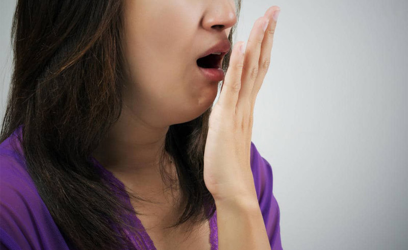 Triệu chứng hôi miệng nặng có thể do bệnh trào ngược dạ dày