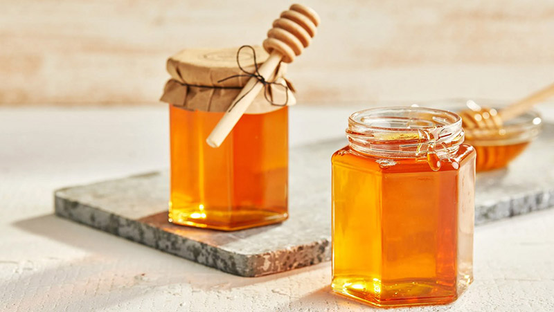 Nên chữa nhiệt miệng bằng mật ong như nào? Thoa trực tiếp lên vết lở