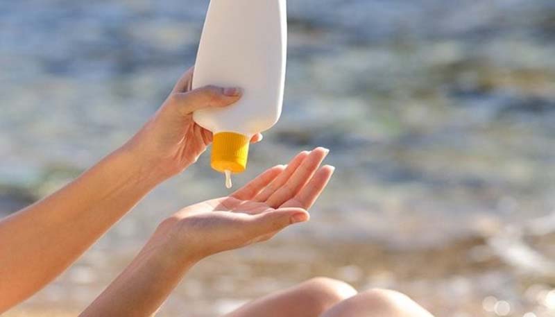 Cần dùng kem dưỡng ẩm trước khi thoa kem chống nắng lên da