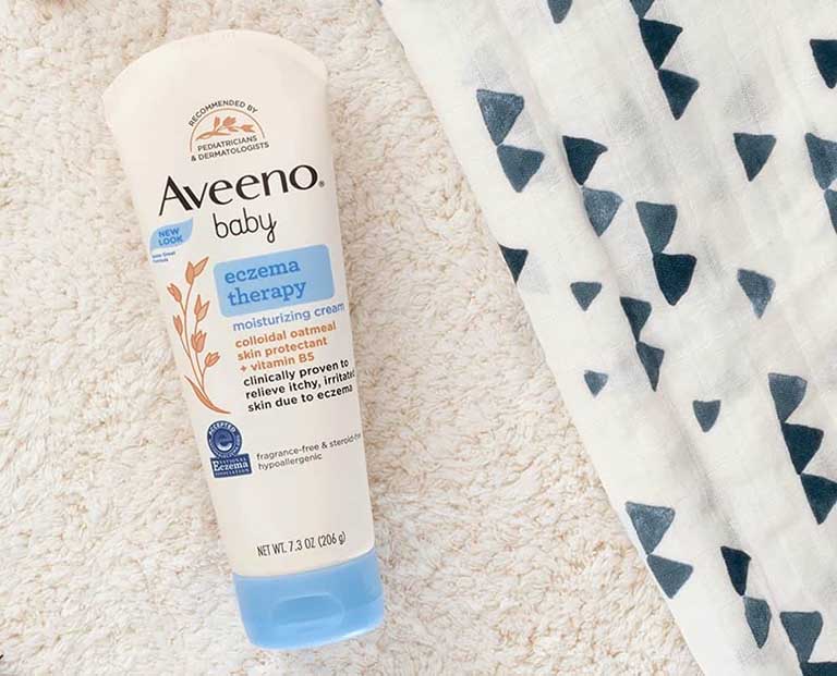Cấp ẩm và nuôi dưỡng làn da khỏe mạnh bằng kem bôi Aveeno Baby Eczema Therapy