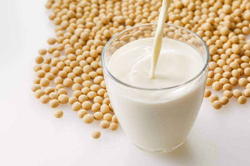 Sữa đậu nành nguyên chất rất tốt cho sức khỏe và vóc dáng