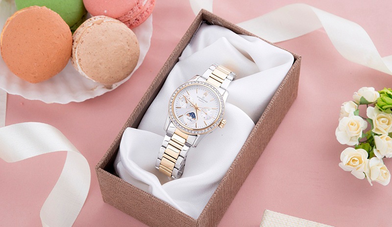 Bạn có thể lựa chọn đồng hồ làm quà tặng nhân dịp sinh nhật khách hàng