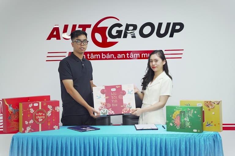 Đông trùng hạ thảo cung cấp hàng trăm sét Lộc Tiến Vinh Hoa cho Tập đoàn Auto Group