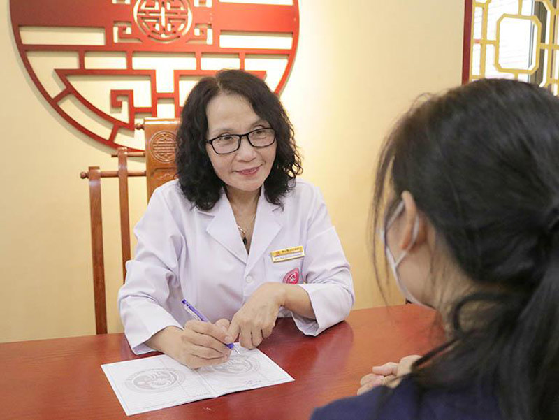 Bác sĩ Lê Phương chỉ ra những sai lầm dễ gặp của người bệnh trong điều trị viêm da dầu