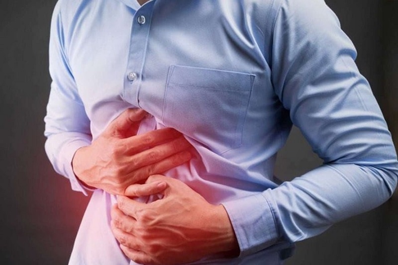 Viêm đau đại tràng gây ra những cơn đau quặn thắt ở vùng bụng